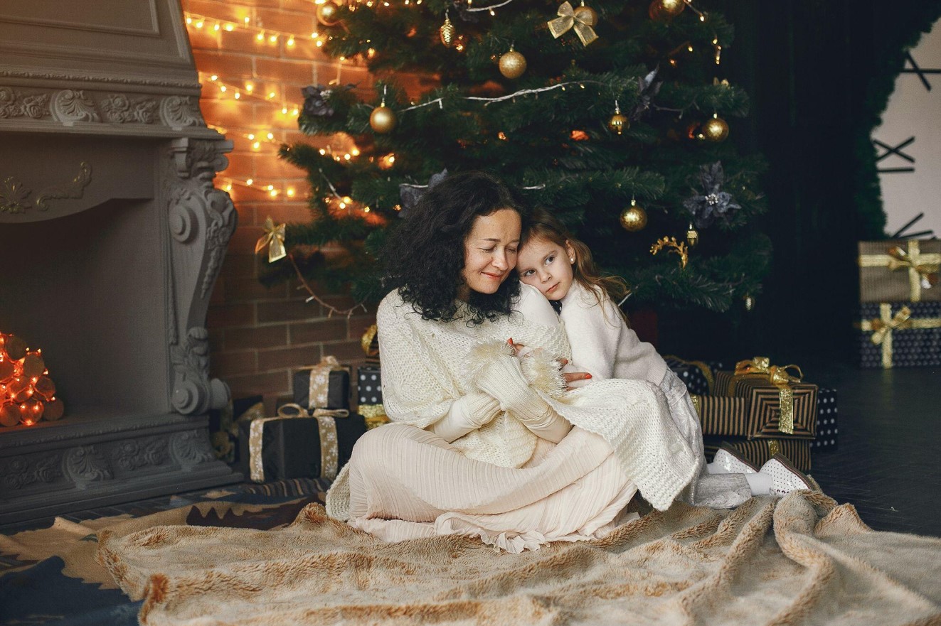 King of Christmas: Stunning Glass Ornaments